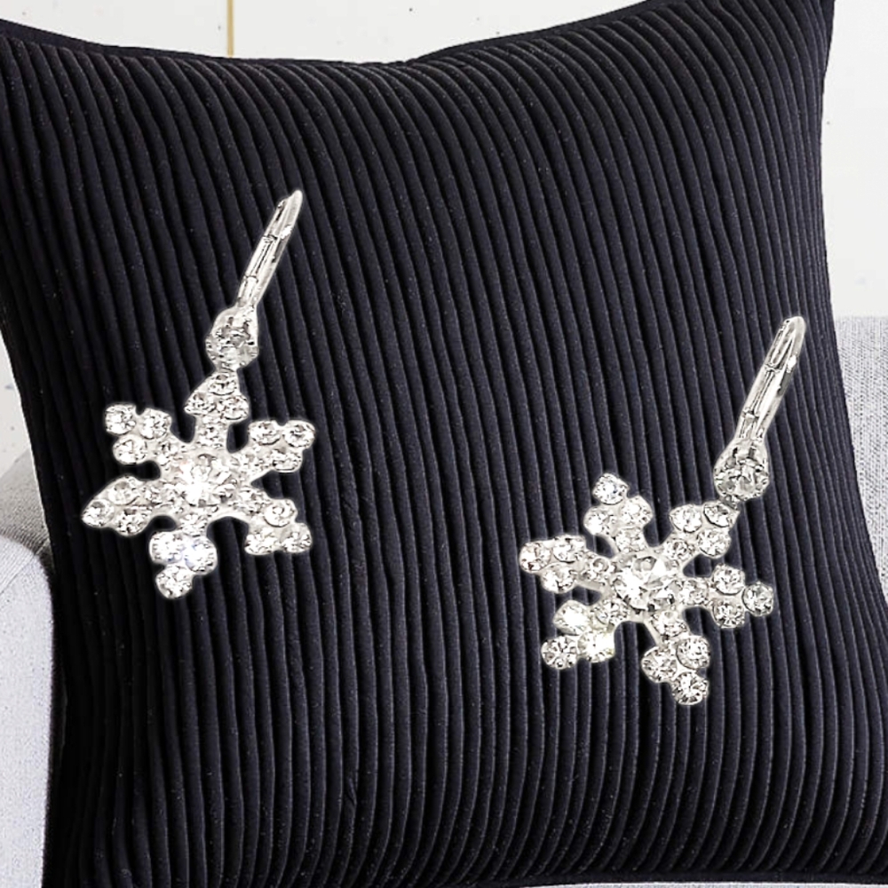 .🎄10/$20.  Snowflakes Rhinestones Silver Tone Earrings - Picture 5 of 8